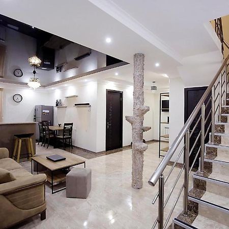 Nickos Hotel Kutaisi Ngoại thất bức ảnh
