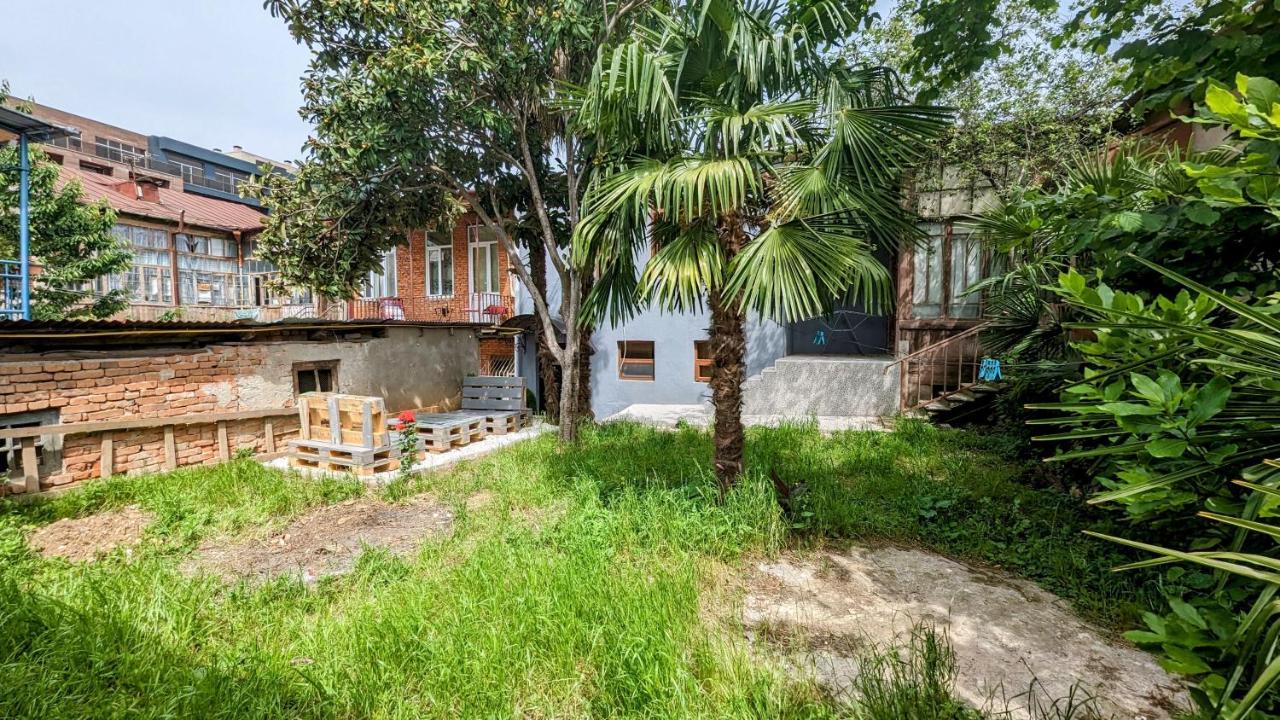 Nickos Hotel Kutaisi Ngoại thất bức ảnh