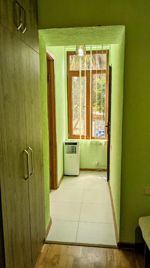 Nickos Hotel Kutaisi Ngoại thất bức ảnh